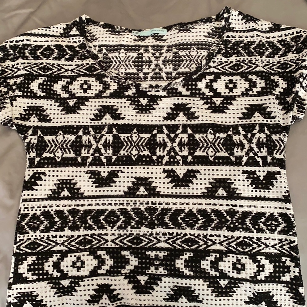 Short sleeve top
